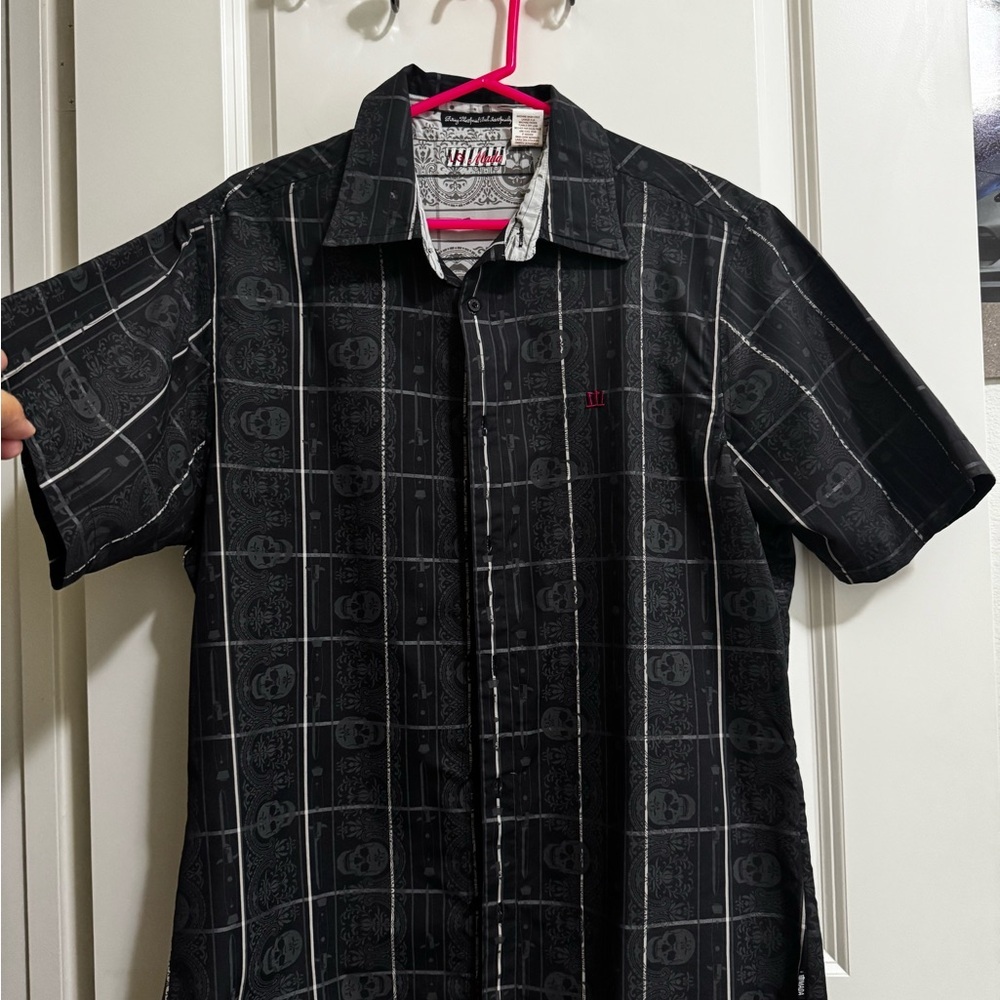 Black Graphic Men's Short Sleeve Collared Shirt LG with Skulls